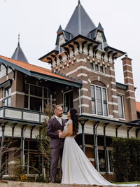 First look bruidspaar - ze zien elkaar voor het eerst